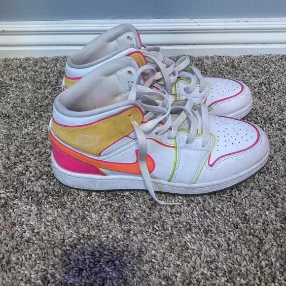 Shoes - Picture 3 of 7